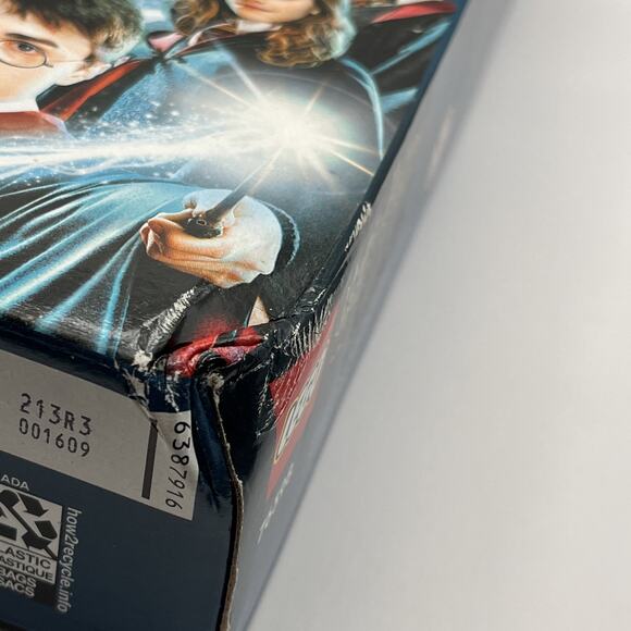 LEGO Harry Potter: Hogwarts Hospital Wing (76398) 510 Pcs Retired Damaged Box - Picture 7 of 8